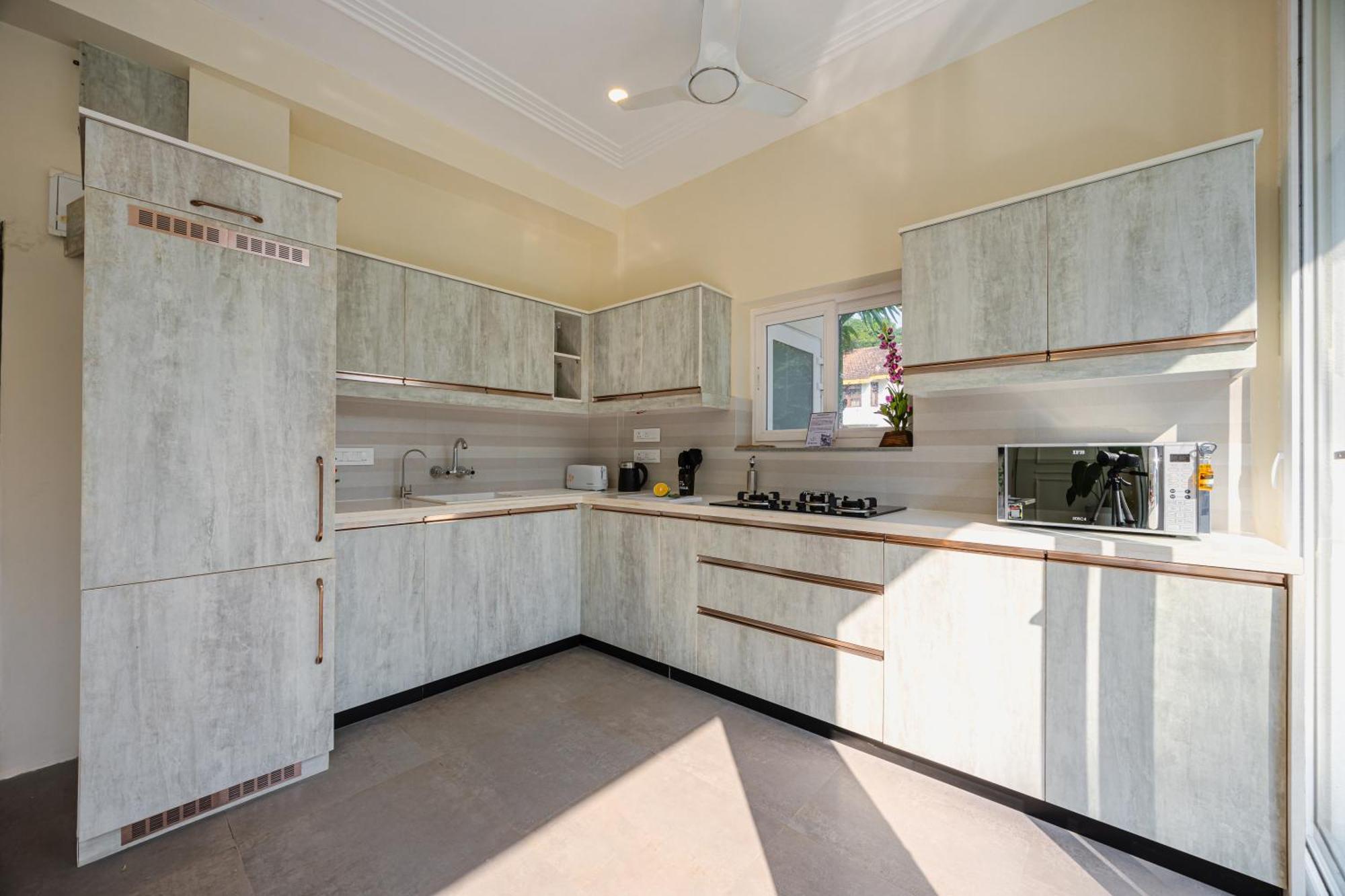 Elivaas 4 Bhk Villa Near Beach With Private Pool & Bar - Casa Boa Vida Кандолим Екстериор снимка
