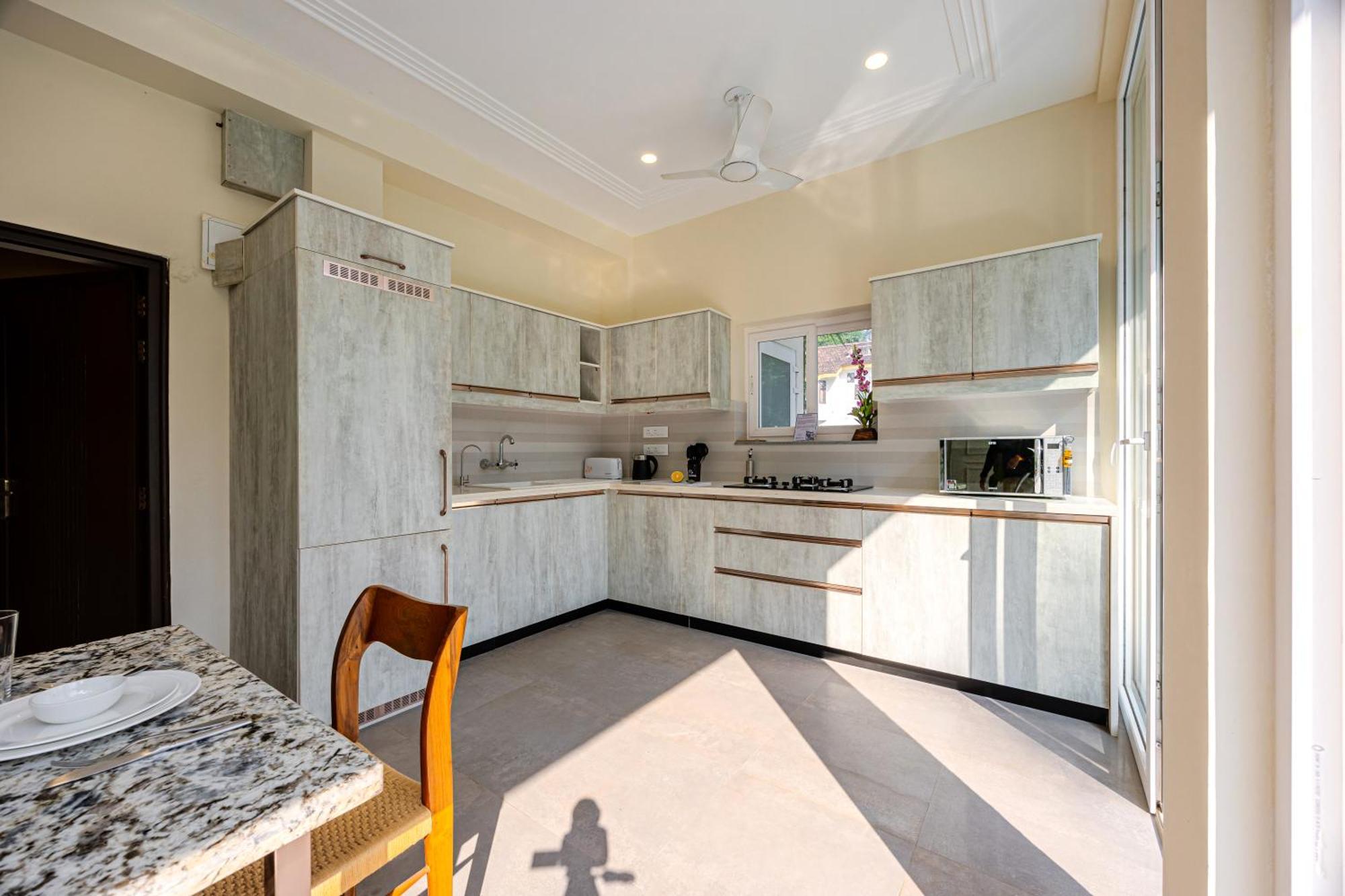 Elivaas 4 Bhk Villa Near Beach With Private Pool & Bar - Casa Boa Vida Кандолим Екстериор снимка