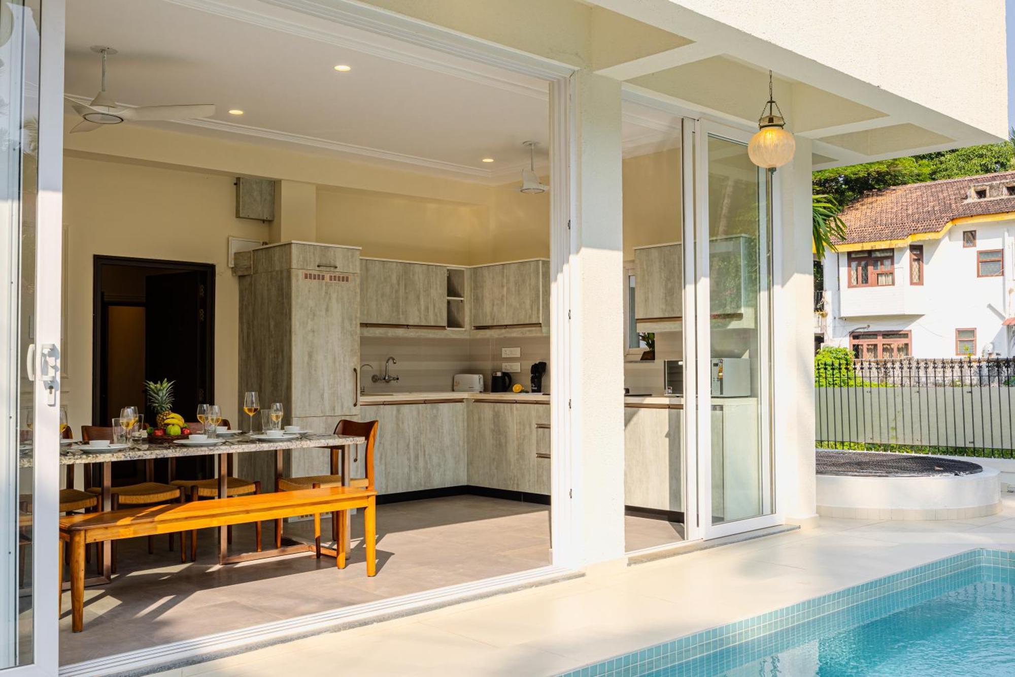 Elivaas 4 Bhk Villa Near Beach With Private Pool & Bar - Casa Boa Vida Кандолим Екстериор снимка