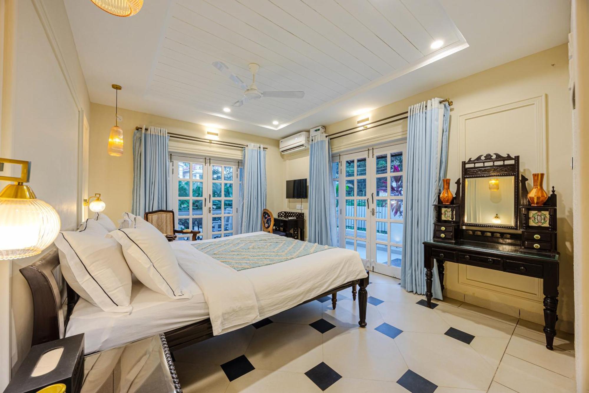 Elivaas 4 Bhk Villa Near Beach With Private Pool & Bar - Casa Boa Vida Кандолим Екстериор снимка