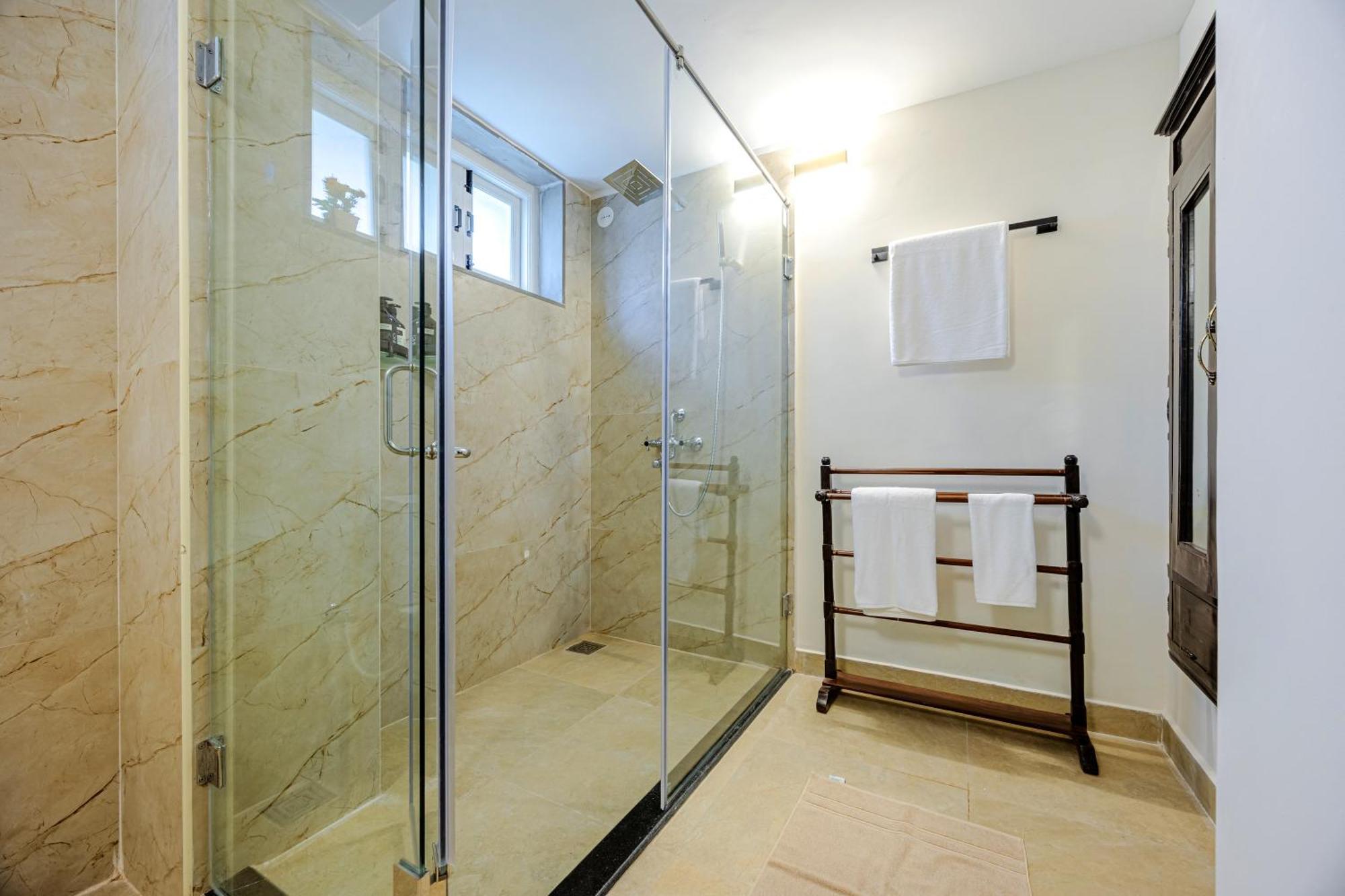 Elivaas 4 Bhk Villa Near Beach With Private Pool & Bar - Casa Boa Vida Кандолим Екстериор снимка