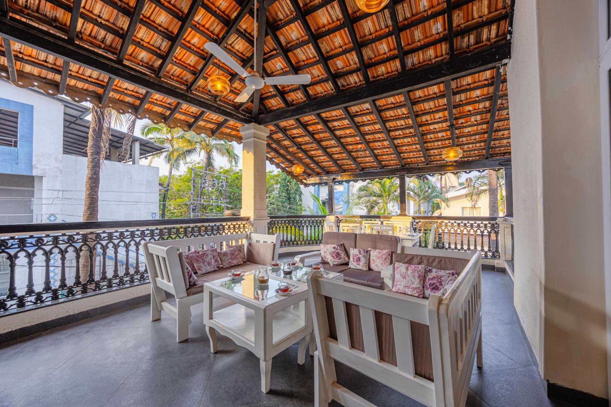 Elivaas 4 Bhk Villa Near Beach With Private Pool & Bar - Casa Boa Vida Кандолим Екстериор снимка
