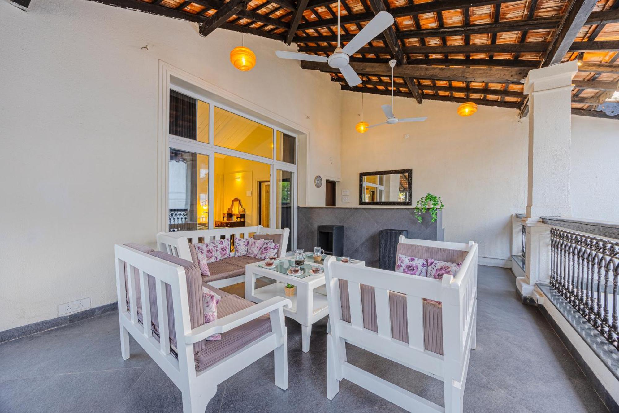 Elivaas 4 Bhk Villa Near Beach With Private Pool & Bar - Casa Boa Vida Кандолим Екстериор снимка