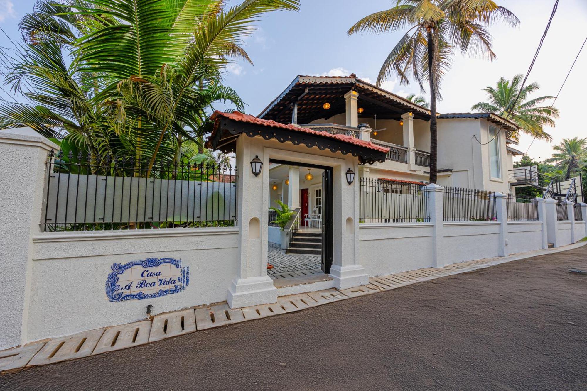 Elivaas 4 Bhk Villa Near Beach With Private Pool & Bar - Casa Boa Vida Кандолим Екстериор снимка